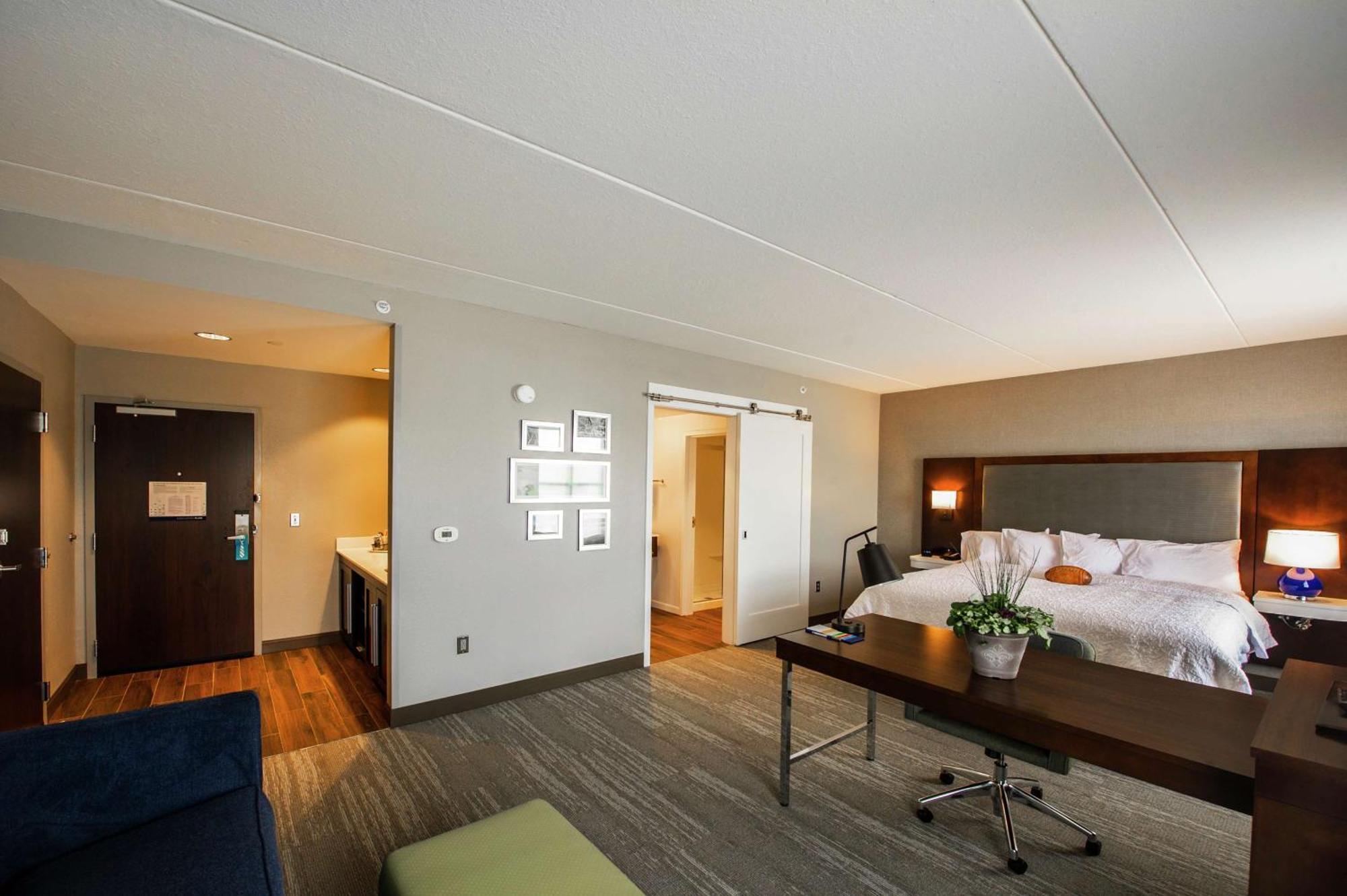 Hampton Inn & Suites/Foxborough/Mansfield Екстериор снимка