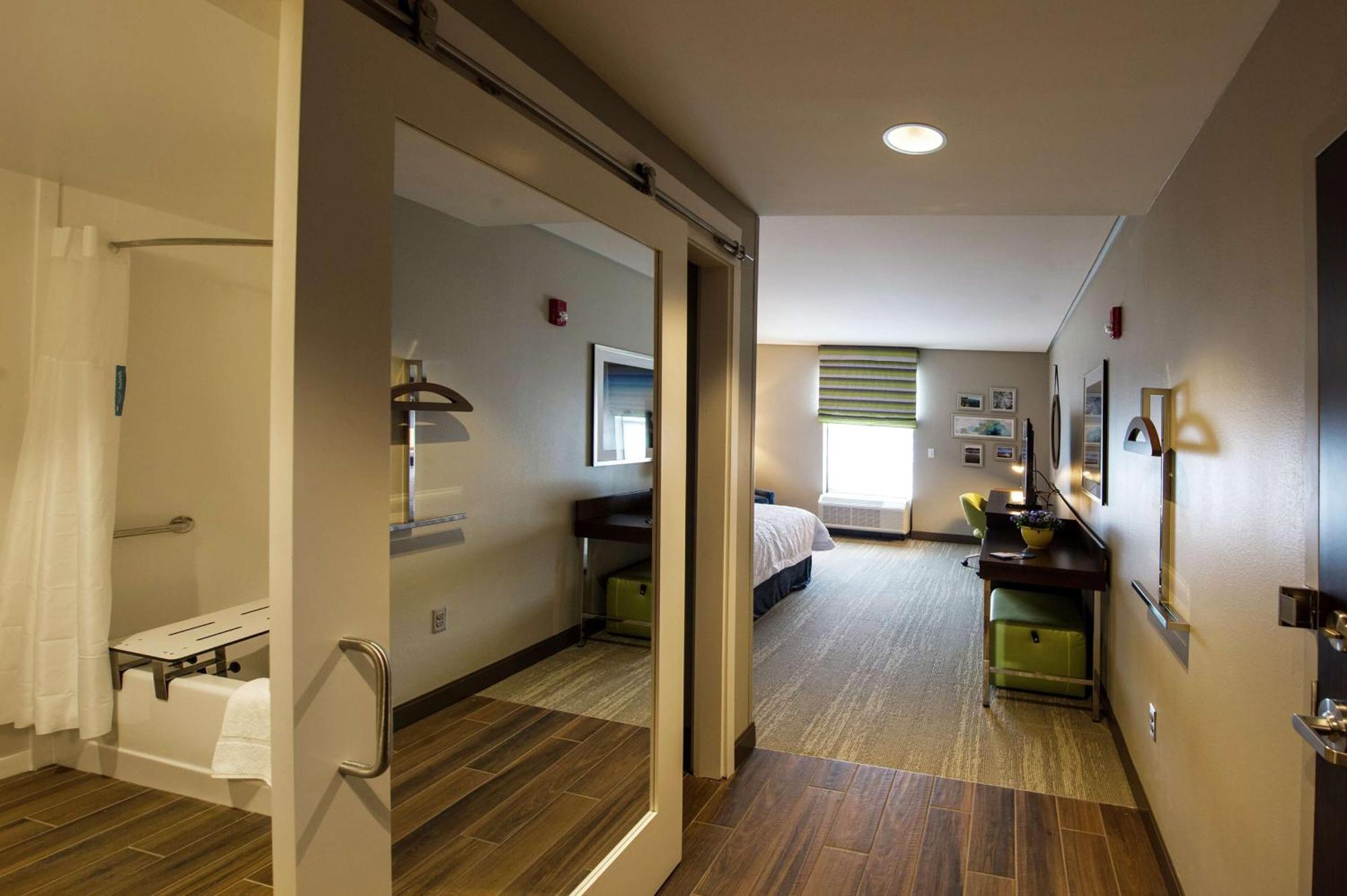 Hampton Inn & Suites/Foxborough/Mansfield Екстериор снимка