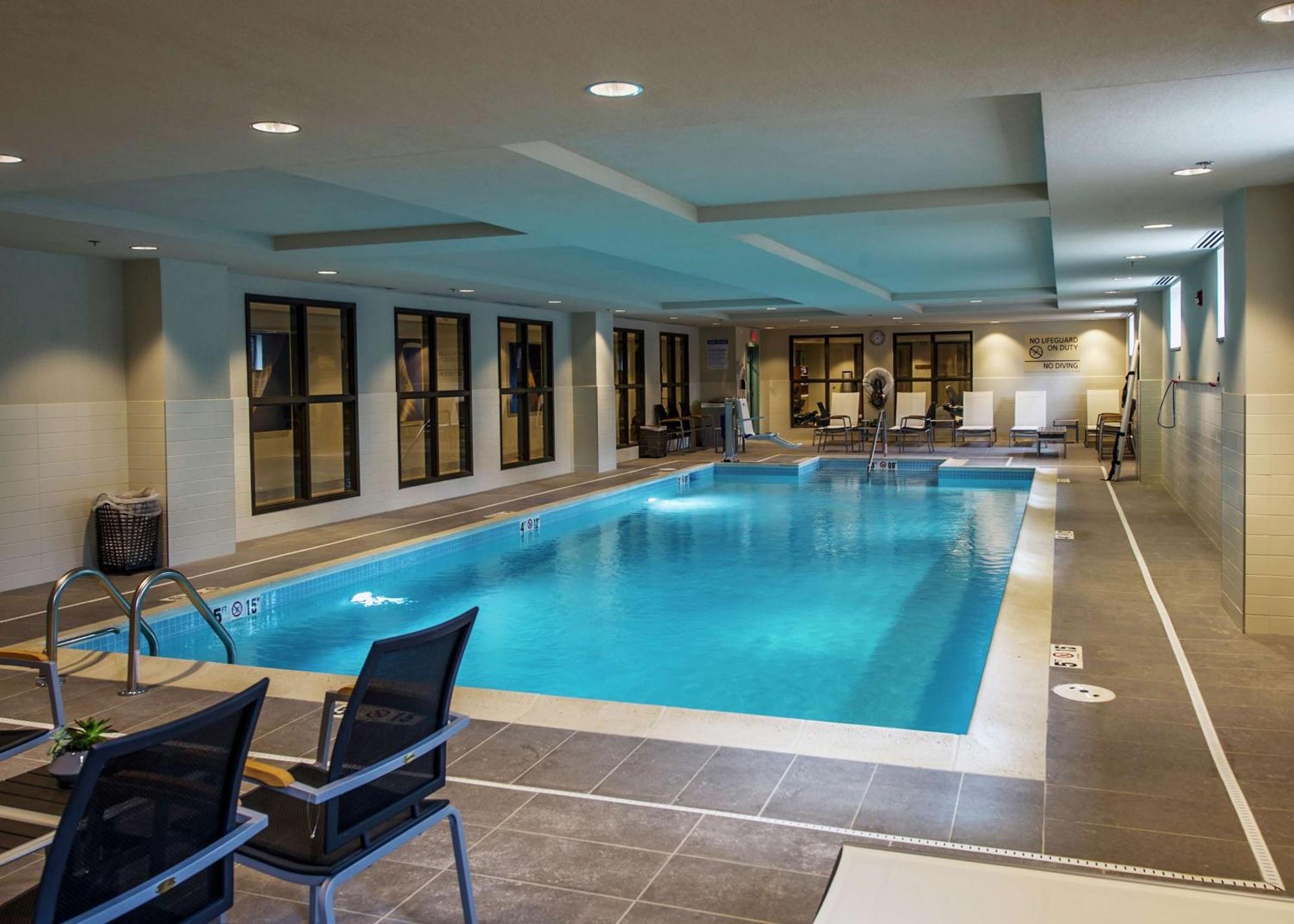 Hampton Inn & Suites/Foxborough/Mansfield Екстериор снимка