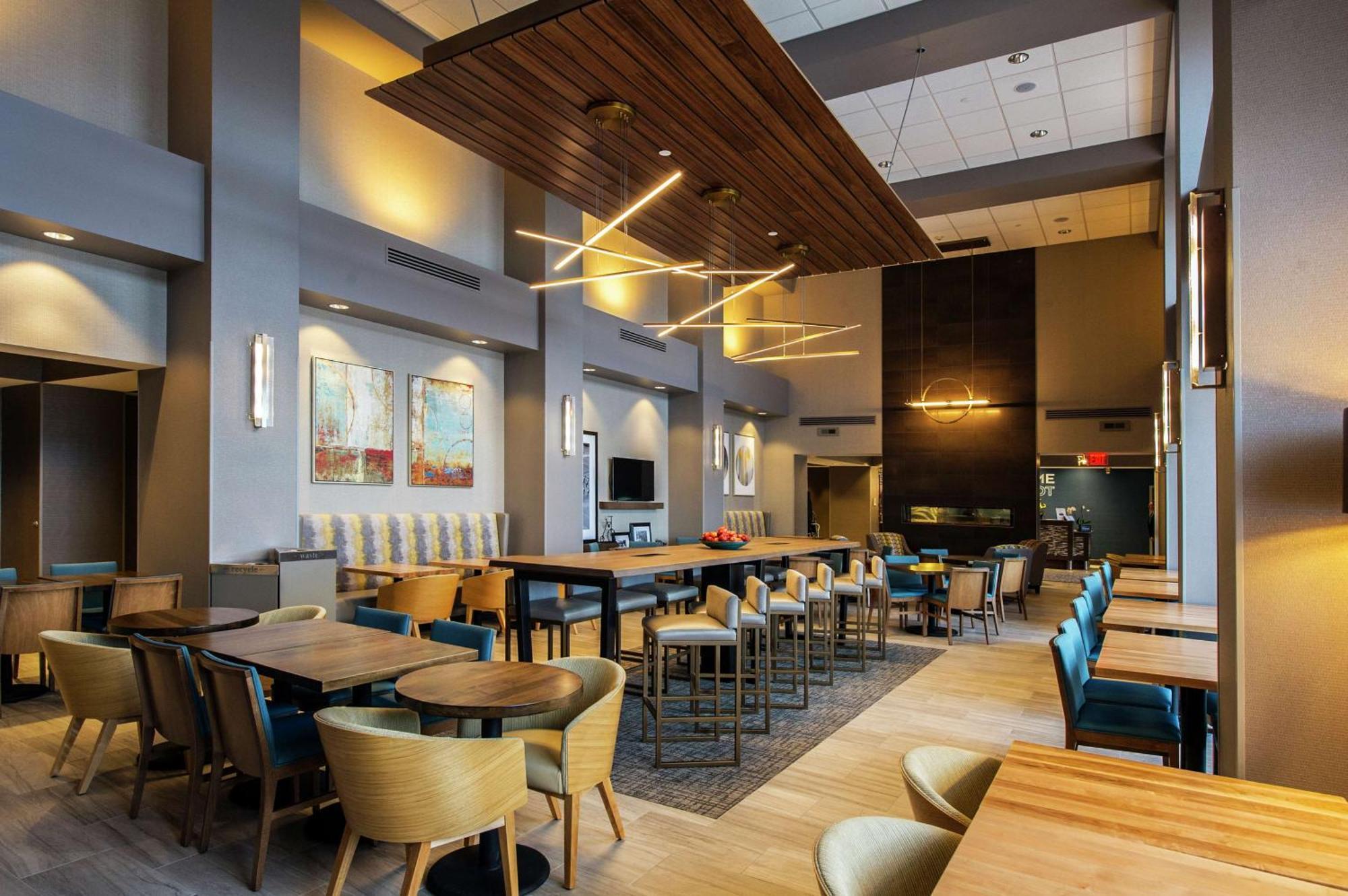 Hampton Inn & Suites/Foxborough/Mansfield Екстериор снимка