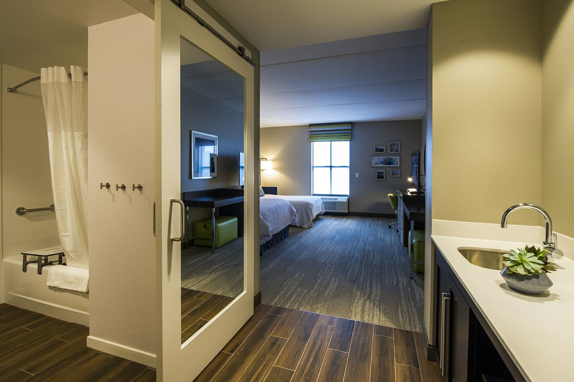 Hampton Inn & Suites/Foxborough/Mansfield Екстериор снимка
